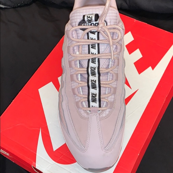 Nike Air Max 95’ - Picture 2 of 3